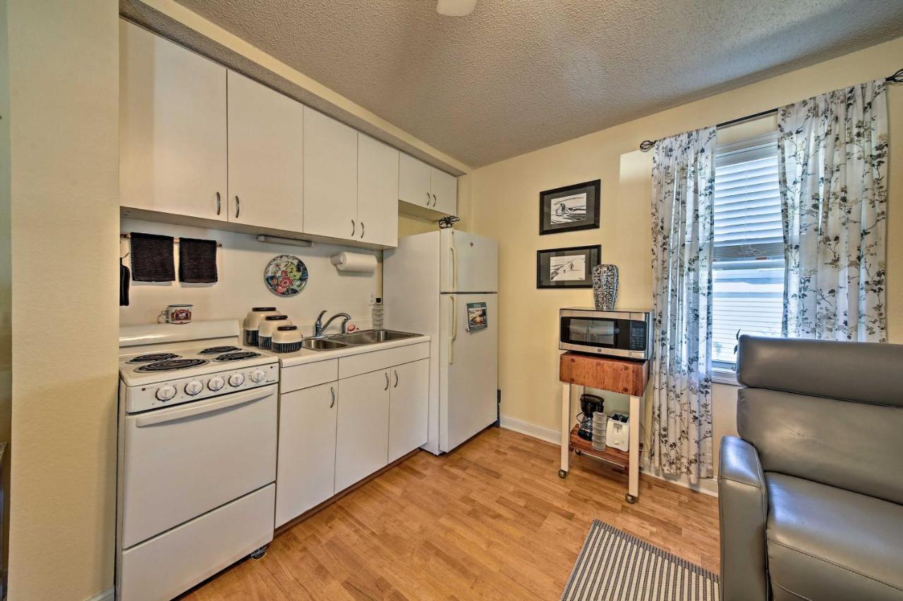 With Patio - Half Mile Walk To Beach! Apartment *